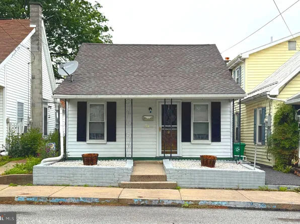 55 F St, Carlisle, PA 17013