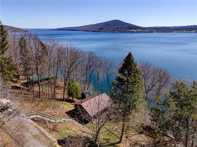 6121&6125 6129 Beechtree Dr S, Naples, NY, 14512