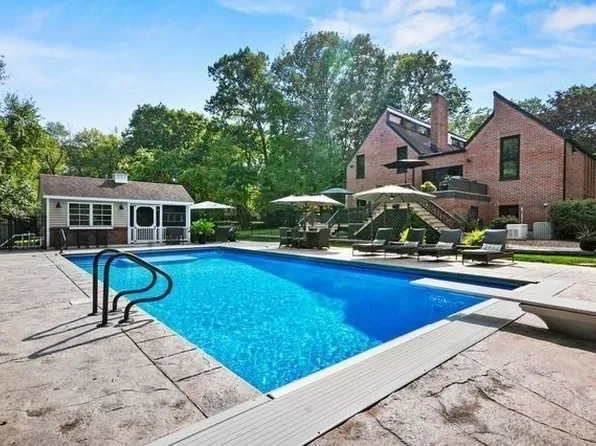 20 Mount Joy Dr, Tewksbury, MA 01876