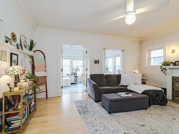2nd image of 1945 Fremont Ave S APT 3