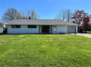392 Richmond Dr, Hermitage, PA 16148