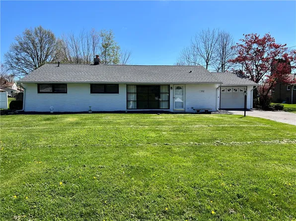 392 Richmond Dr, Hermitage, PA 16148