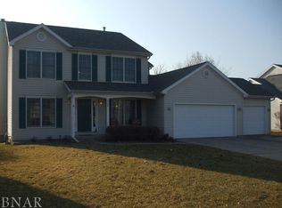 2806 Chesapeake Ln, Bloomington, IL