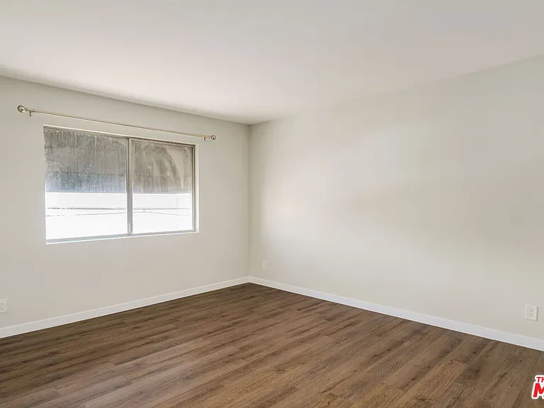 1342 Harvard St #201 — Photo 14