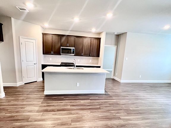 4th image of 2367 Aspen Hill Dr #1