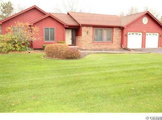 106 Parkside Ln, Rochester, NY 14612