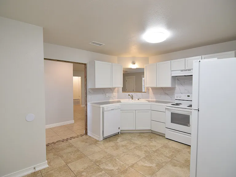 2307 Traverse Dr — Photo 6