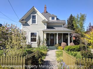 1116 5th St, Anacortes, WA 98221