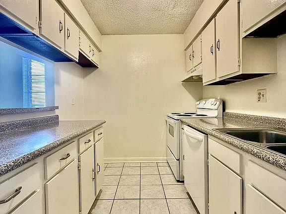 2nd image of 1624D Newport Pl