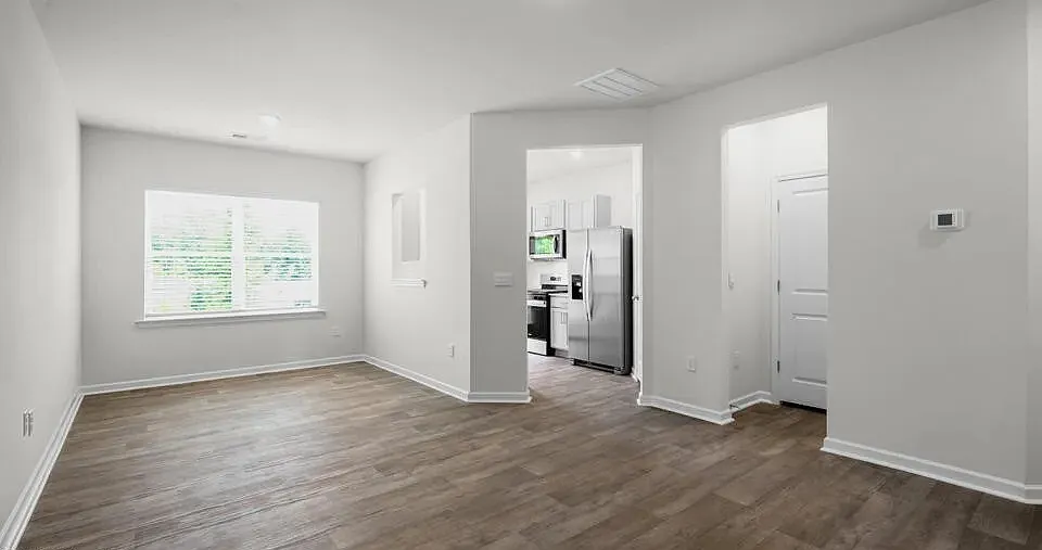 3 bed, 2.5 bath, 1416 sqft, $1,795 — Photo 2