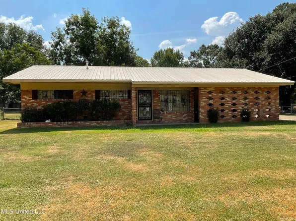 3229 Stark Dr, Pearl, MS 39208