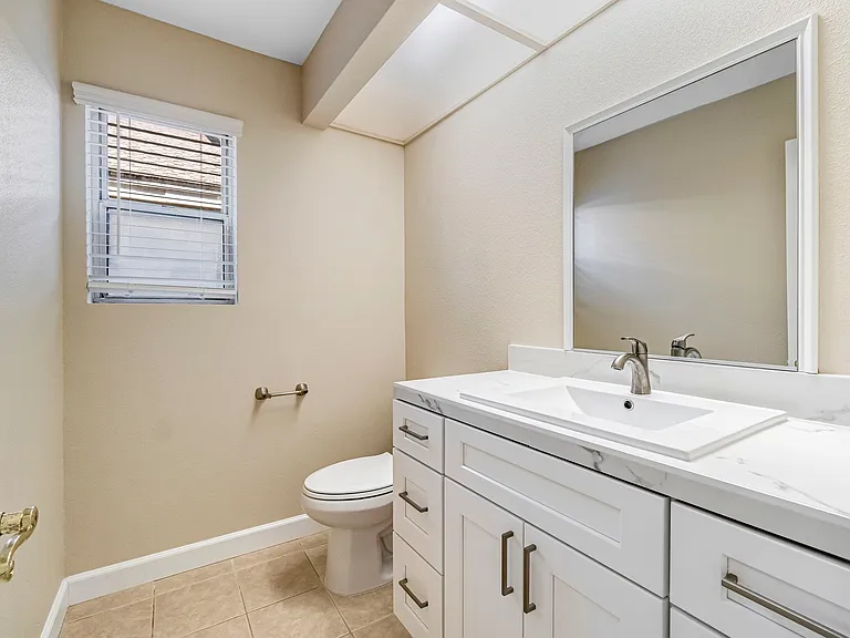 6733 N Warren Ave — Photo 18