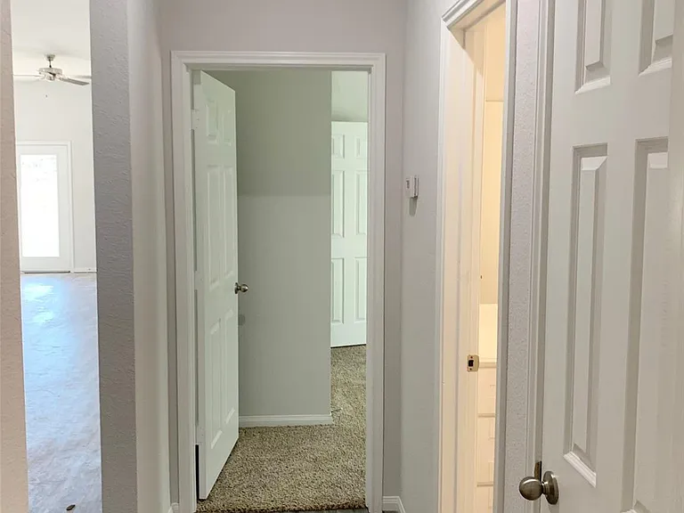 22423 Woodlake Rd — Photo 14