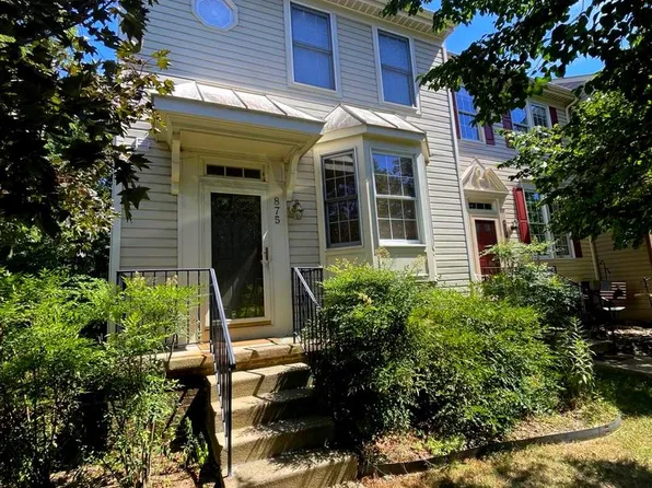 875 Chestnut View Ct, Baltimore, MD 21226