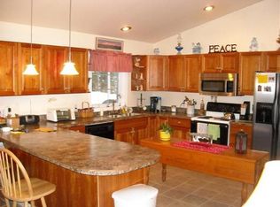 181 Raymond Ln, Hyde Park, VT 05655