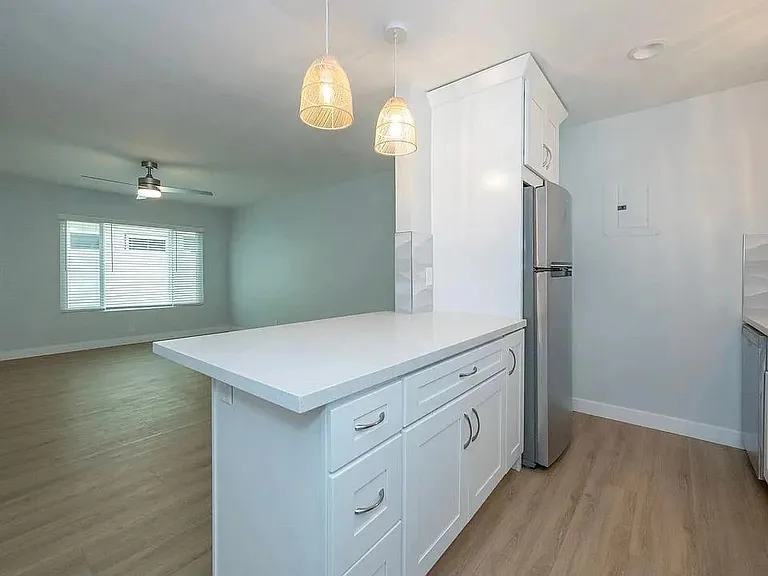 418 N Broadway #418.5 — Photo 21