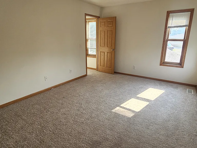 904 Liberty St — Photo 10
