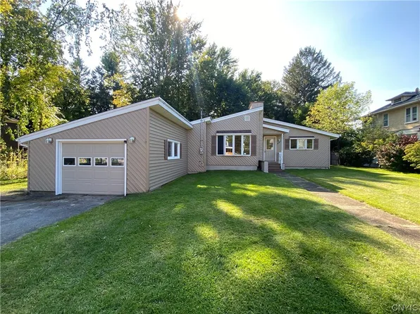 442 Broad St, Oneida, NY 13421