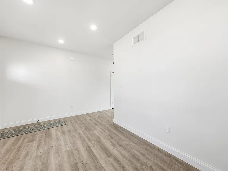 106 Sommerset Ct — Photo 32