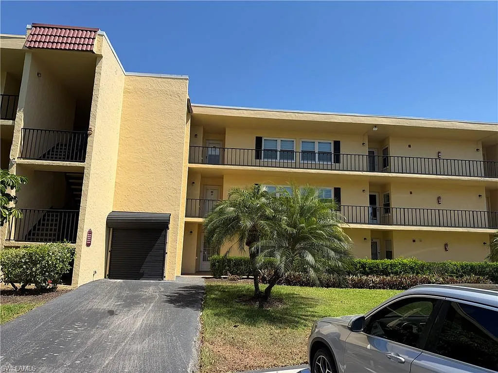 2 bed, 2.0 bath, 1000 sqft, $1,900 — Photo 2