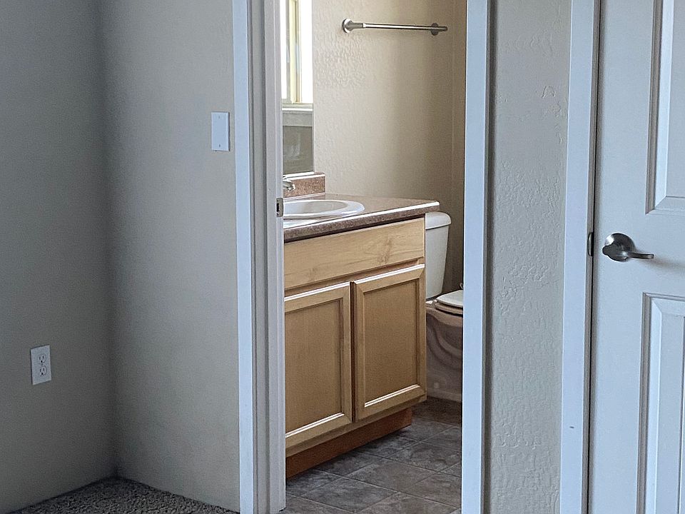2nd image of 80 Darlington St