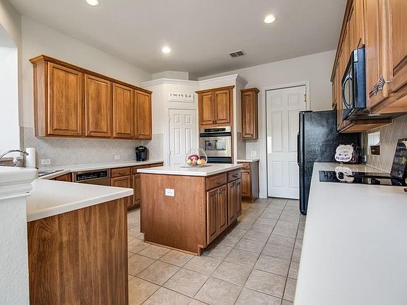 3rd image of 4201 Boxwood Dr