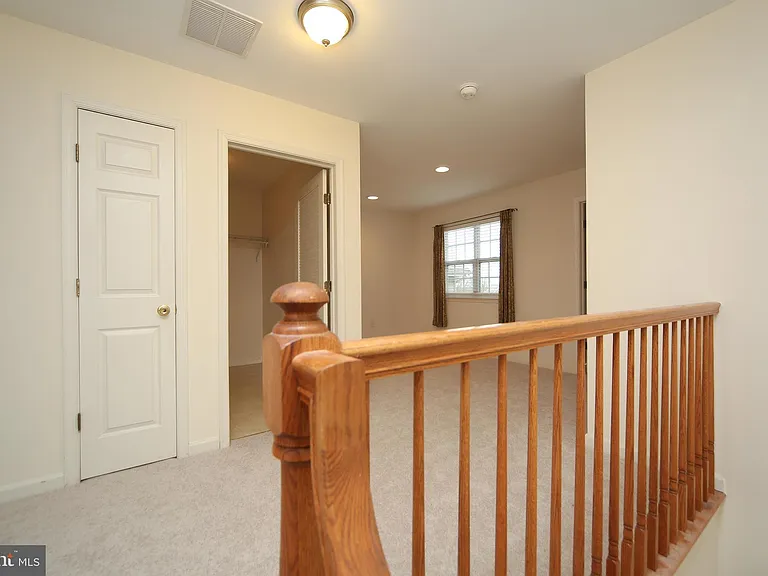 46 Hoover Ave — Photo 13