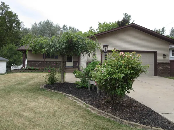 1031 Chatterton St, Gladwin, MI 48624