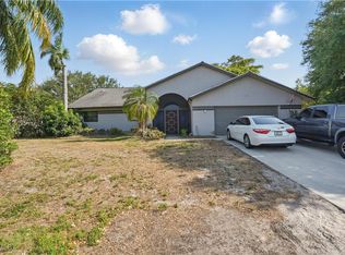 910 SE 19th Ln, Cape Coral, FL 33990