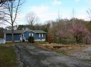 1123 Roanoke Dr, Goodview, VA 24095