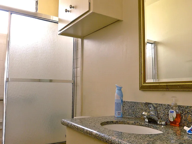 947 9th St #8 — Photo 7