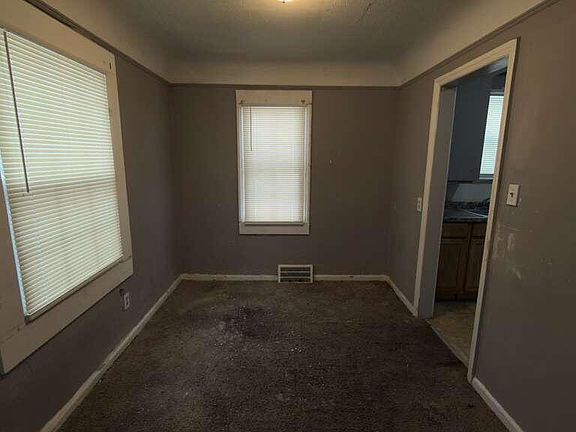 4th image of 9605 Decatur St