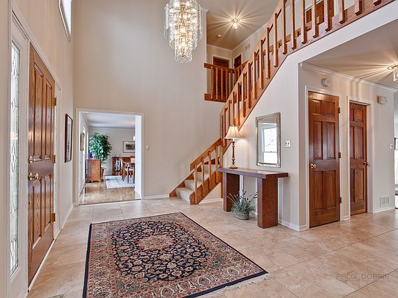 3rd image of 195 Margate Ct