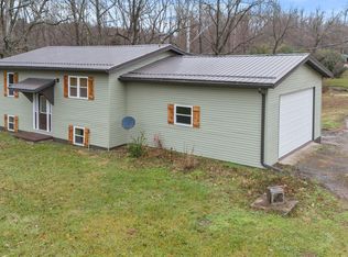 411 E Booe Rd, Austin, IN 47102