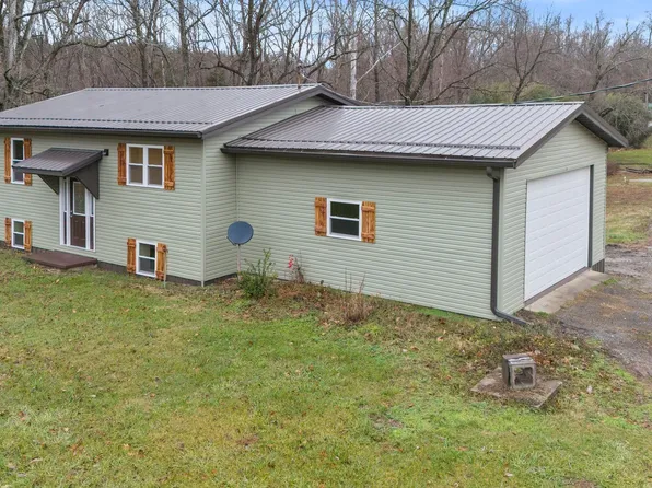 411 E Booe Rd, Austin, IN 47102