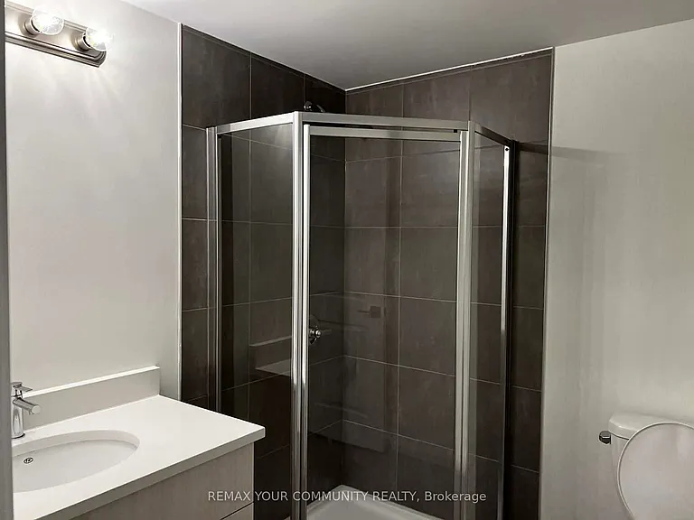 720 Grey St #56 — Photo 3