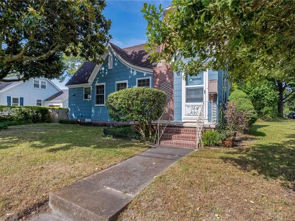 3733 Essex Cir, Norfolk, VA 23513