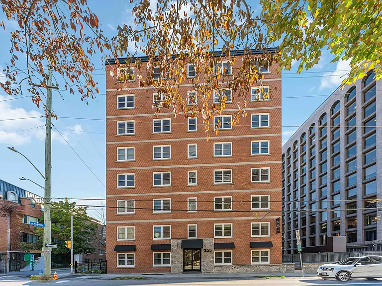 255 Metcalfe St — Photo 2