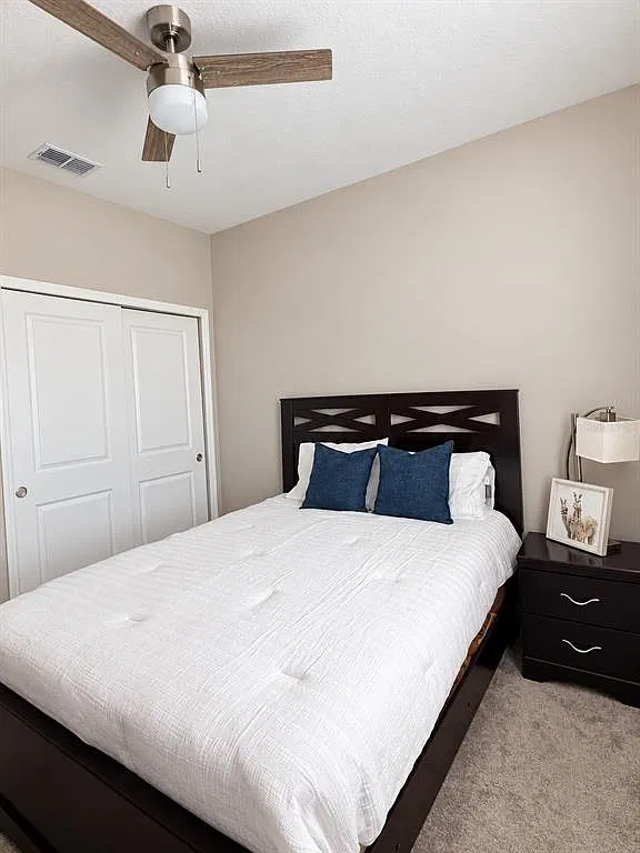1 bed, 1.0 bath, 121 sqft, $900 — Photo 2