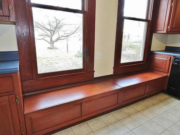 4th image of 1315 W Main St
