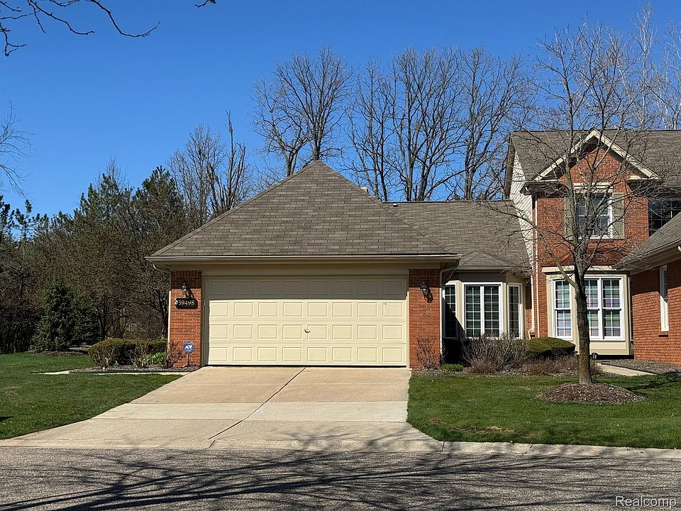 1st image of 39498 Village Run Dr