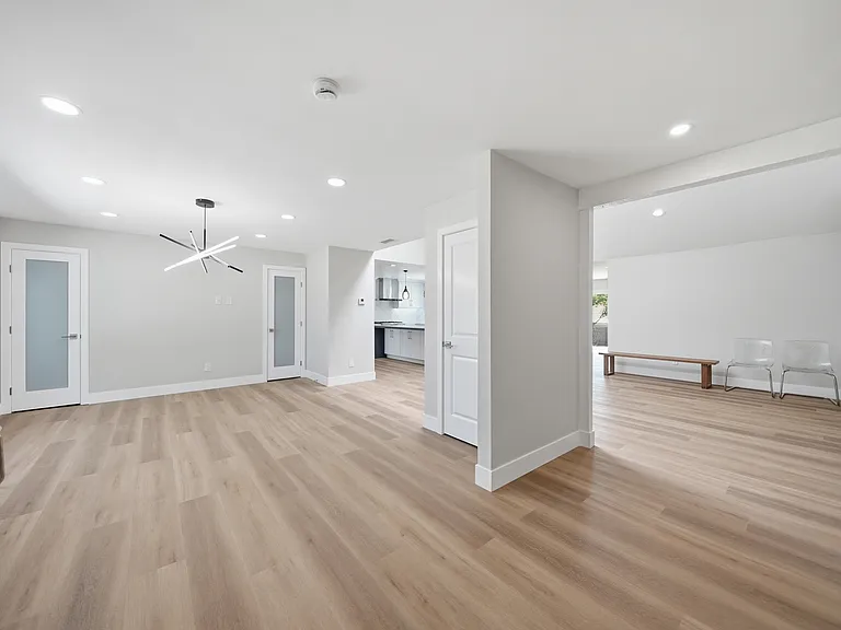 1814 N San Antonio Ave — Photo 10