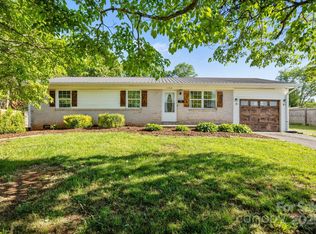 136 Kent Dr, Forest City, NC 28043