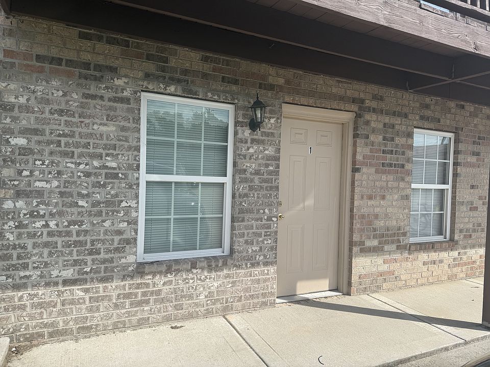 1st image of 2048 Railroad St #1