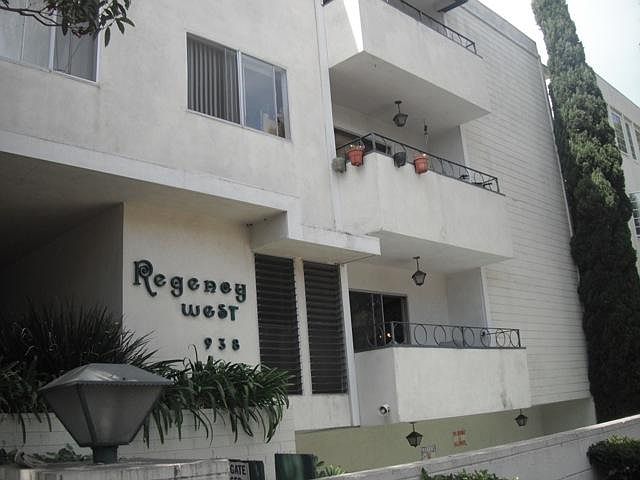 2nd image of 938 3rd St APT 103