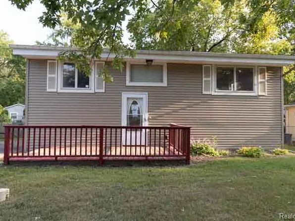 1160 Miller Rd, Lake Orion, MI 48362