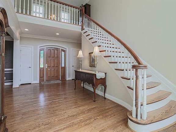 4th image of 342 Bishopsbridge Dr