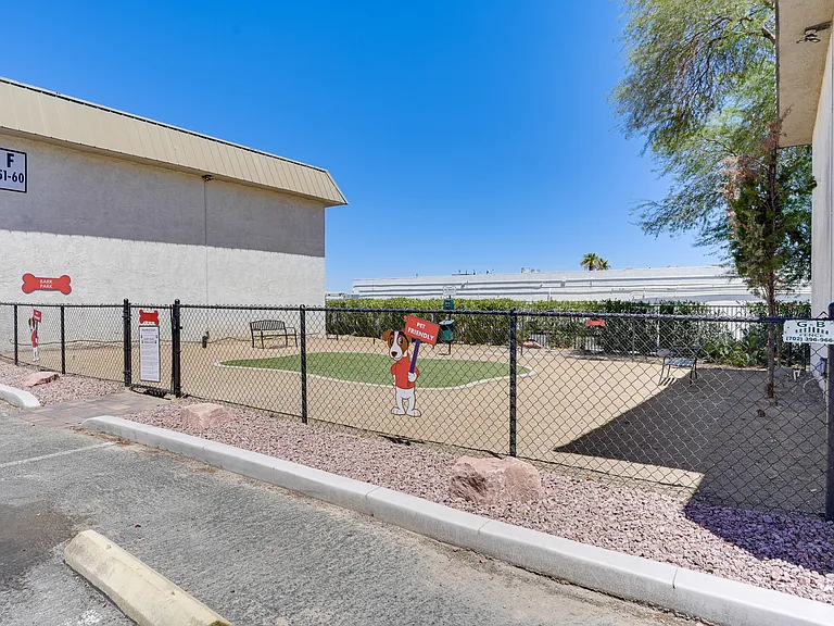 Red Rock Cove Apartments — Photo 8