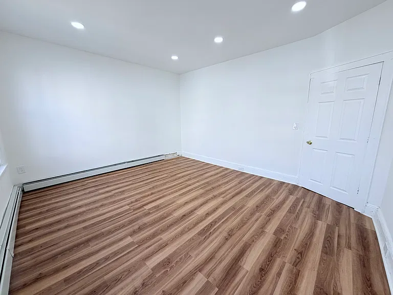 408 E 21st St #1 — Photo 12