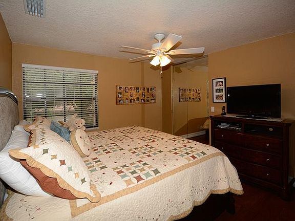 5th image of 1467 NW 105th Ave